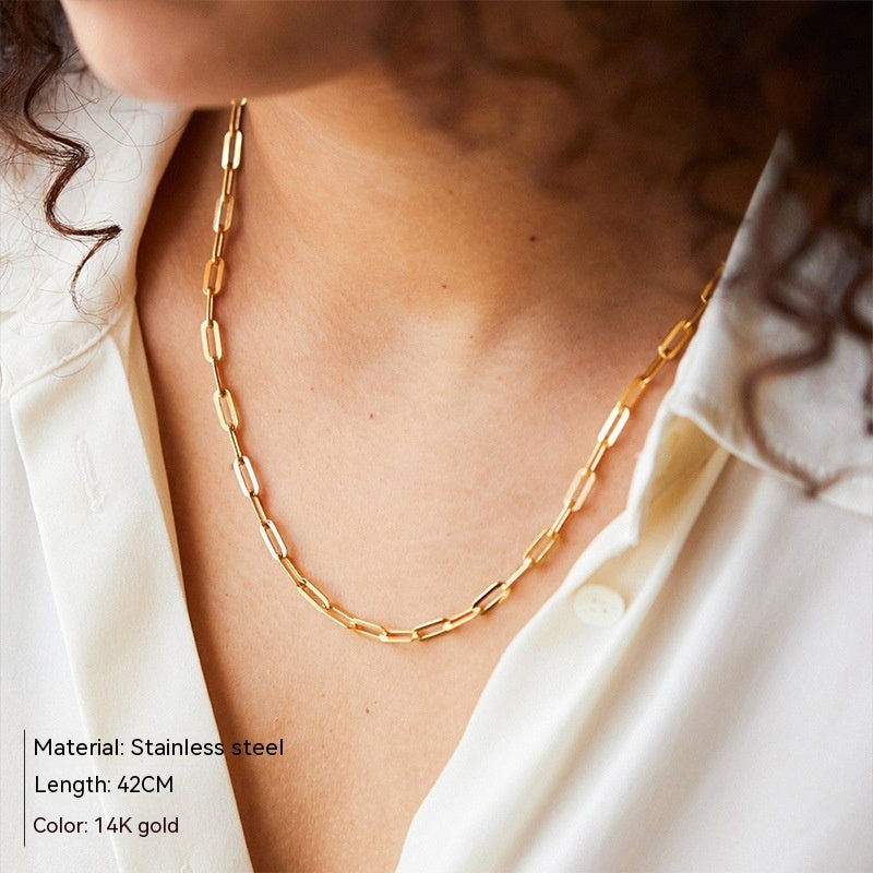 Collar chapado en oro con cruz minimalista de acero inoxidable para mujer