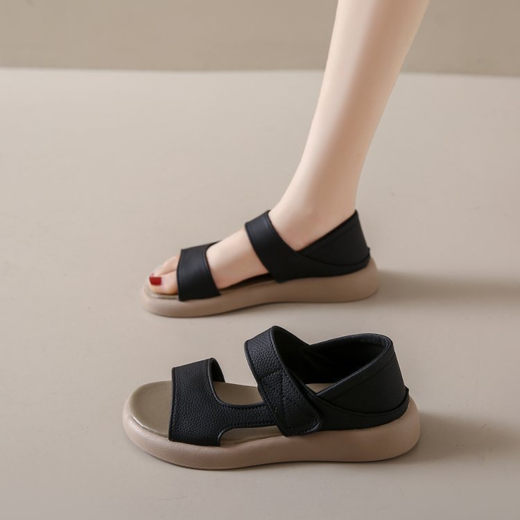 Sandales de style féerique à bout rond et à fond épais