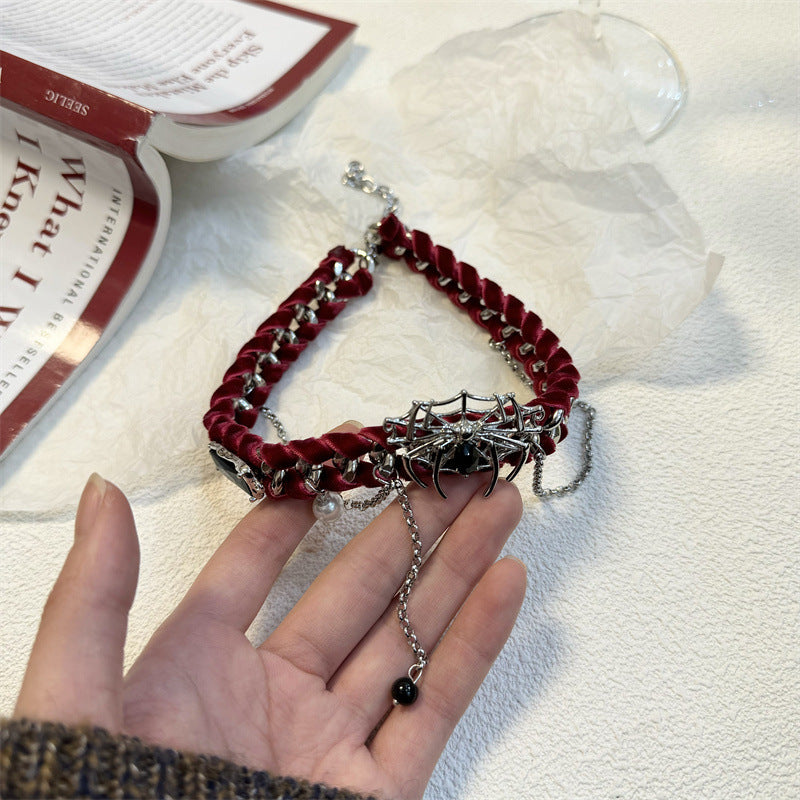 Cadena de clavícula de felpa de telaraña roja vintage