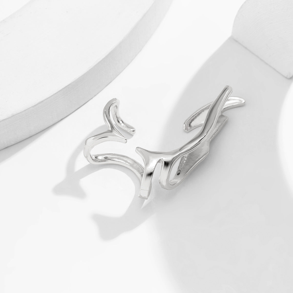 Clip d'oreille rétro créatif à contour irrégulier