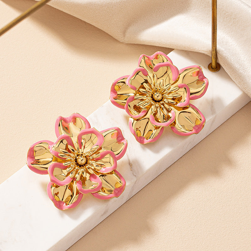 Boucles d'oreilles à fleurs Vintage pour femmes, Design de Niche, peinture en aérosol, clous d'oreilles