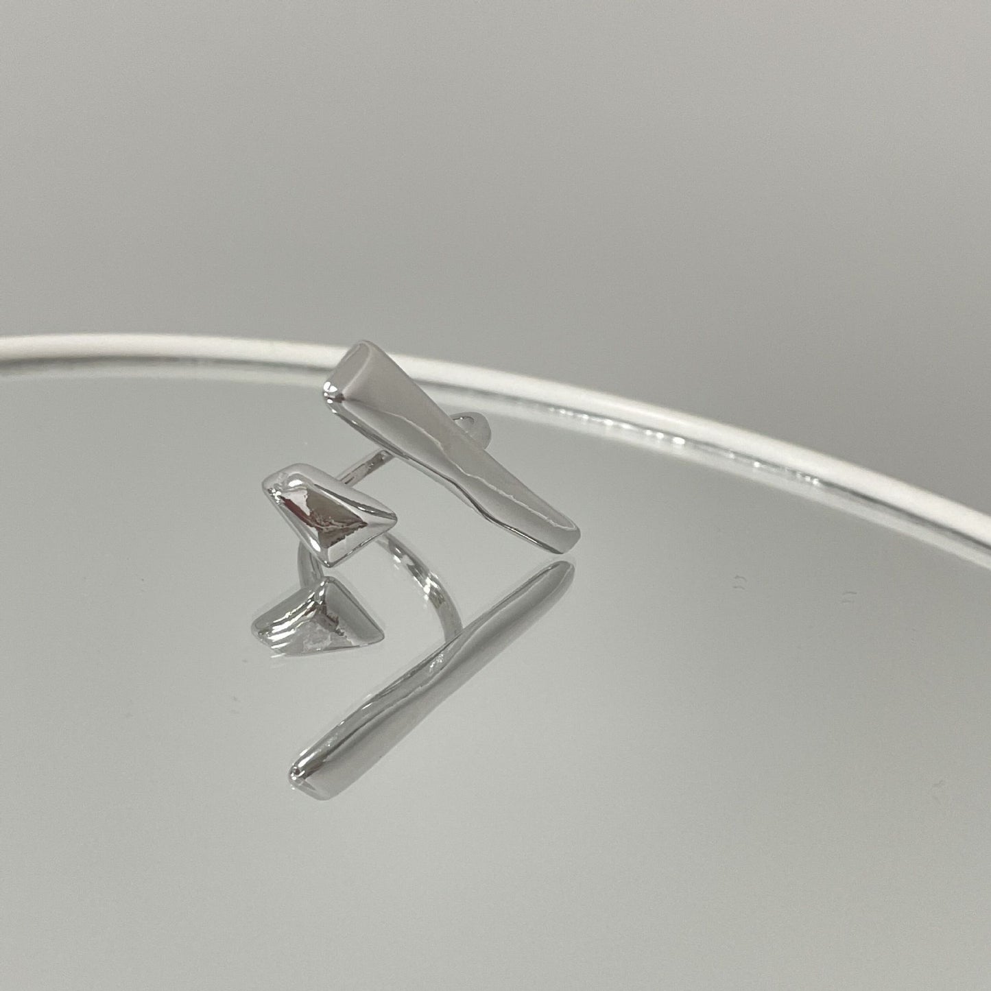 Anillo de dedo índice ajustable geométrico irregular con diseño de interés especial