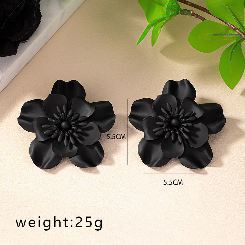 Boucles d'oreilles à fleurs Vintage pour femmes, Design de Niche, peinture en aérosol, clous d'oreilles