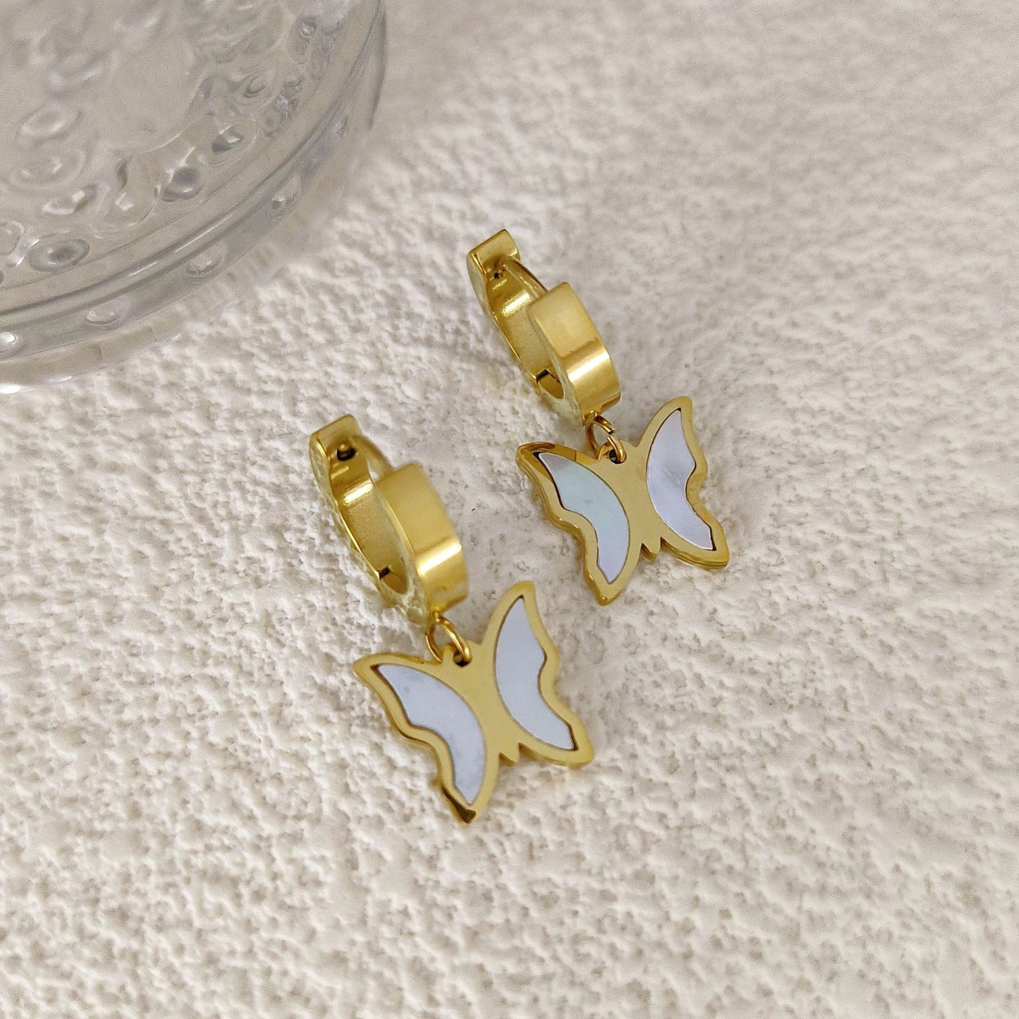 Collar de acero de titanio con mariposa tridimensional, ligero y combinable con todo, para mujer