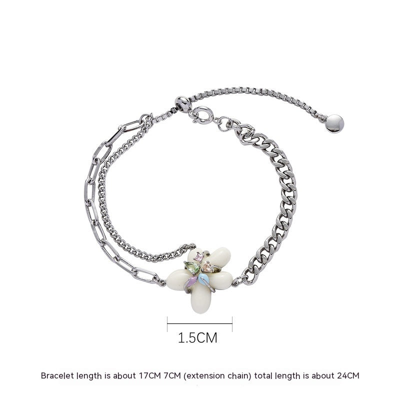 Original French Style Cream Resin Flower Necklace For Women Light Luxury Minority Clavicle Chain Temperament Wild Sweet Accessory