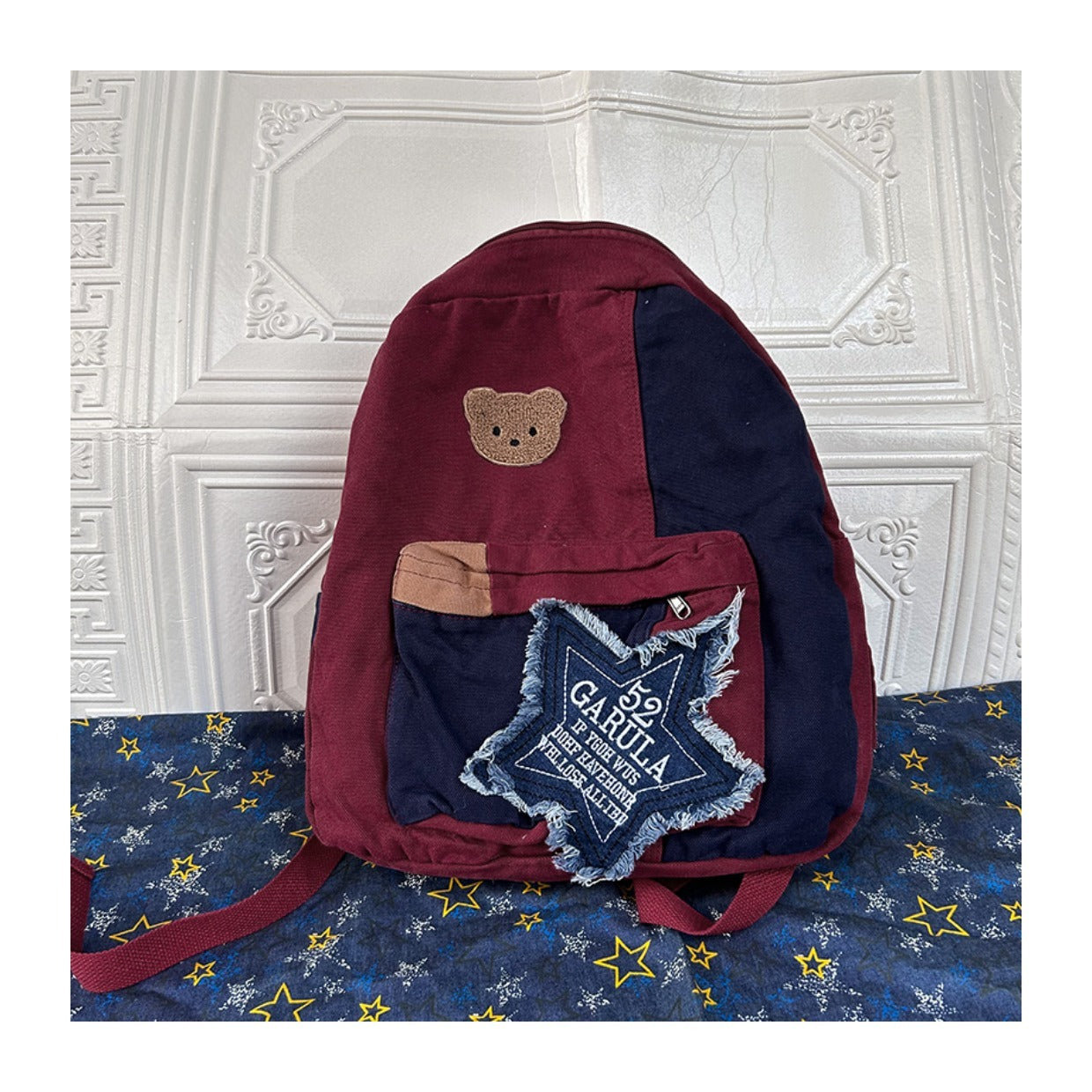 La mochila retro americana de un estudiante de secundaria es un nicho