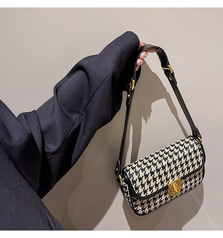 Sac baguette pied-de-poule pour femme avec une épaule sous les bras