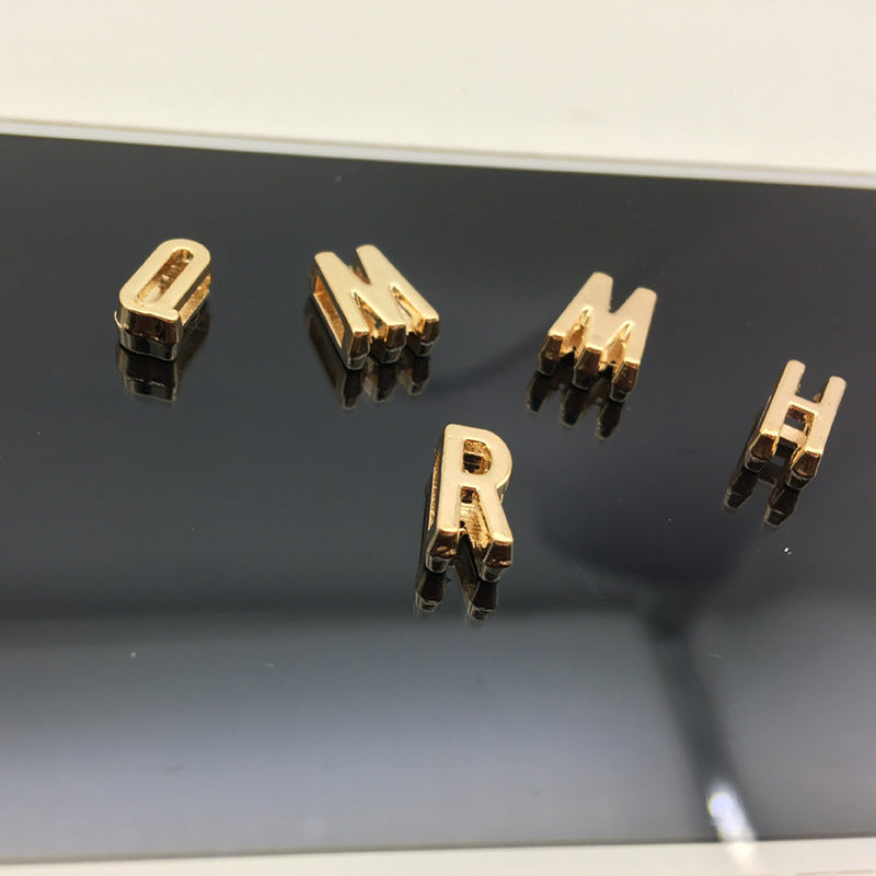 Collar minimalista con letras y corazón de melocotón de doble capa