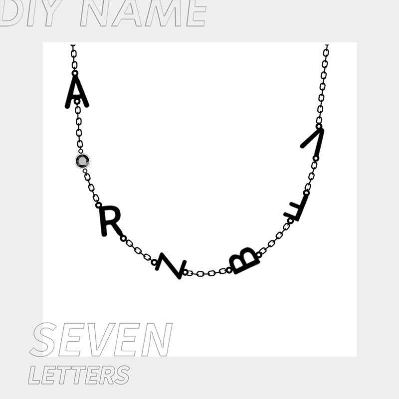 Collier avec 26 lettres anglaises en acier inoxydable