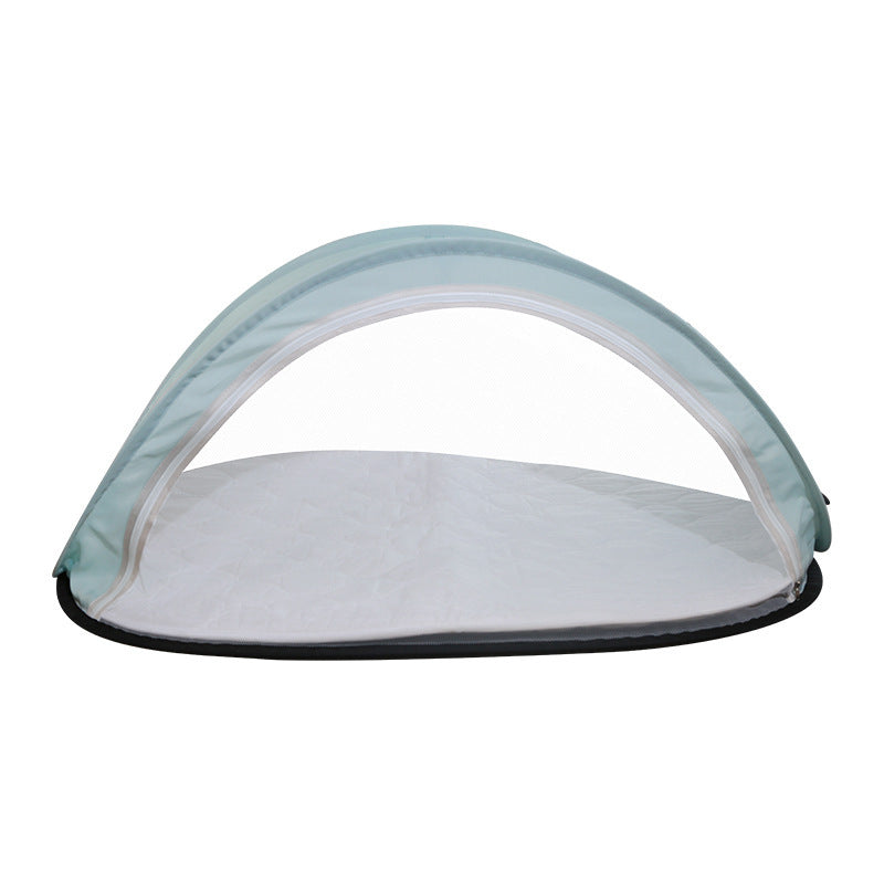 Mosquitera plegable y transpirable en cuna bb.
