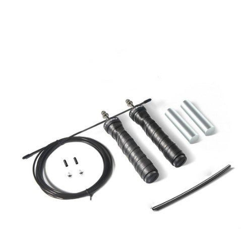 Saltar la cuerda fitness hombres y mujeres. 