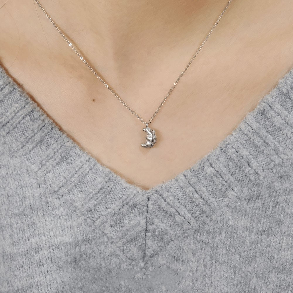 Collier chaîne clavicule simple croissant