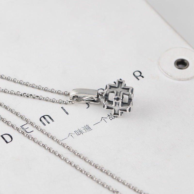 Pendentif carré en croix de bijoux Niello en détresse rétro