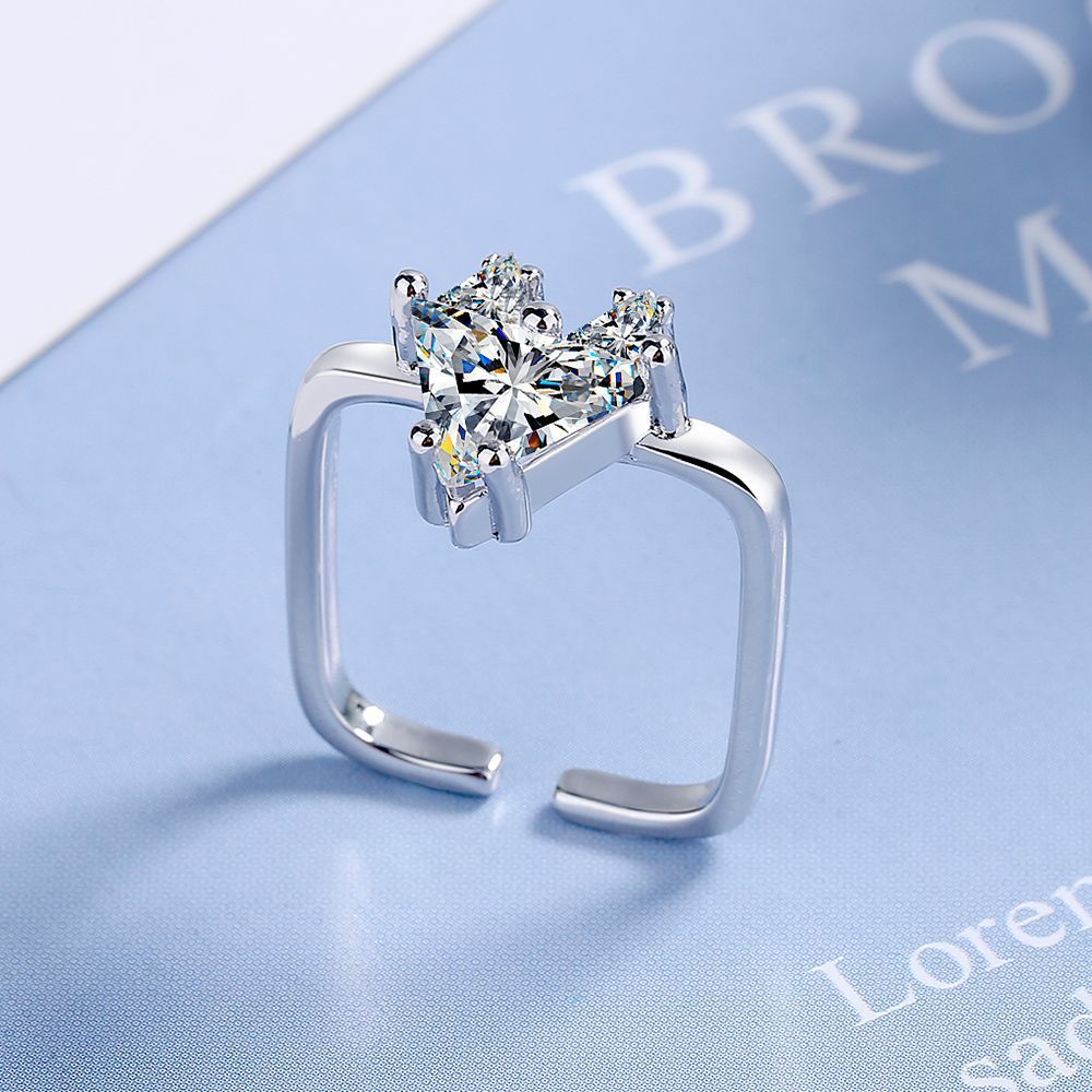Bague carrée en forme de cœur, élégante et finement incrustée