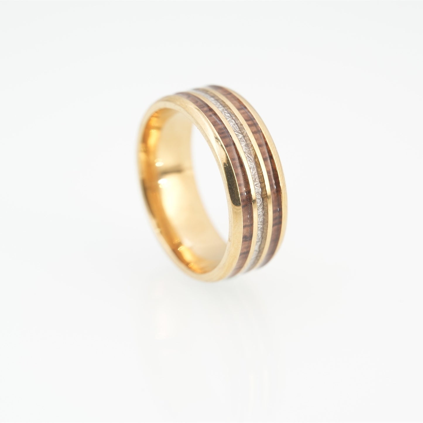 Bague en soie glacée incrustée d'acier tungstène délicat