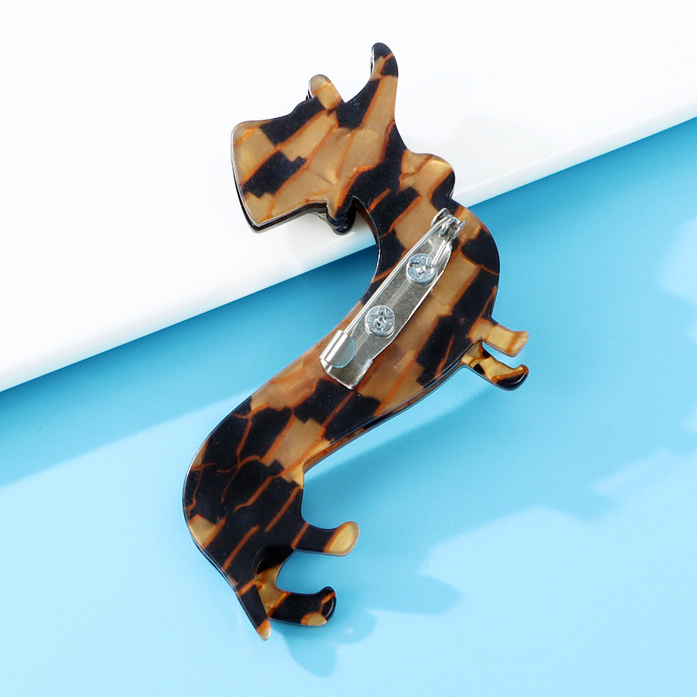 Broche de chien teckel en acétate acrylique à la mode
