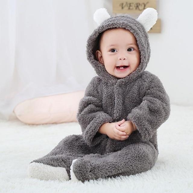 Lindo mameluco de invierno para bebé