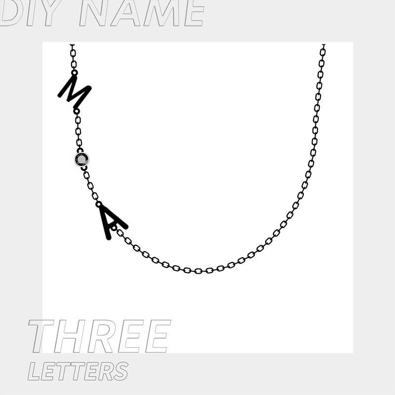 Collier avec 26 lettres anglaises en acier inoxydable