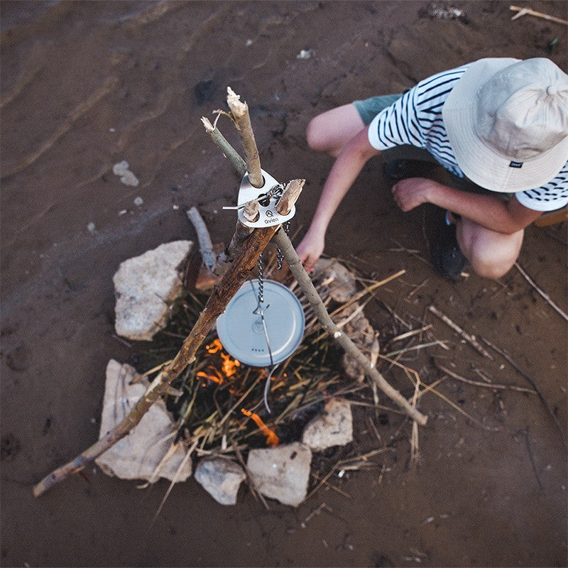 Support de pot suspendu triangulaire pratique pour le camping en plein air