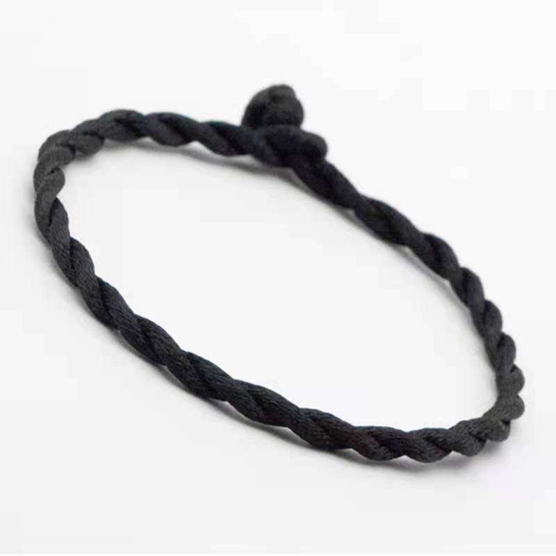 Bracelet tissé à la main en corde rouge de cette année animale