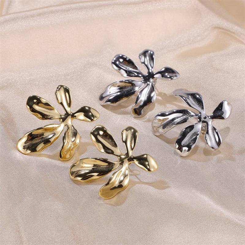 Boucles d'oreilles à fleurs en métal à la mode pour femmes