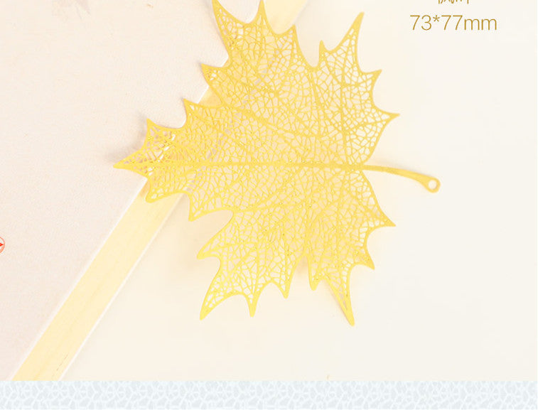 Marcador de hoja de albaricoque con borla de hoja de arce chapado hueco con patrón de papel creativo de Metal