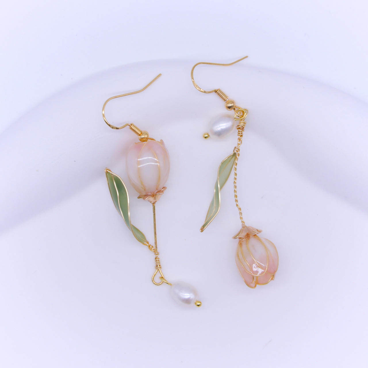 Boucles d'oreilles à tige en forme de fleur vintage tulipe, design d'intérêt particulier