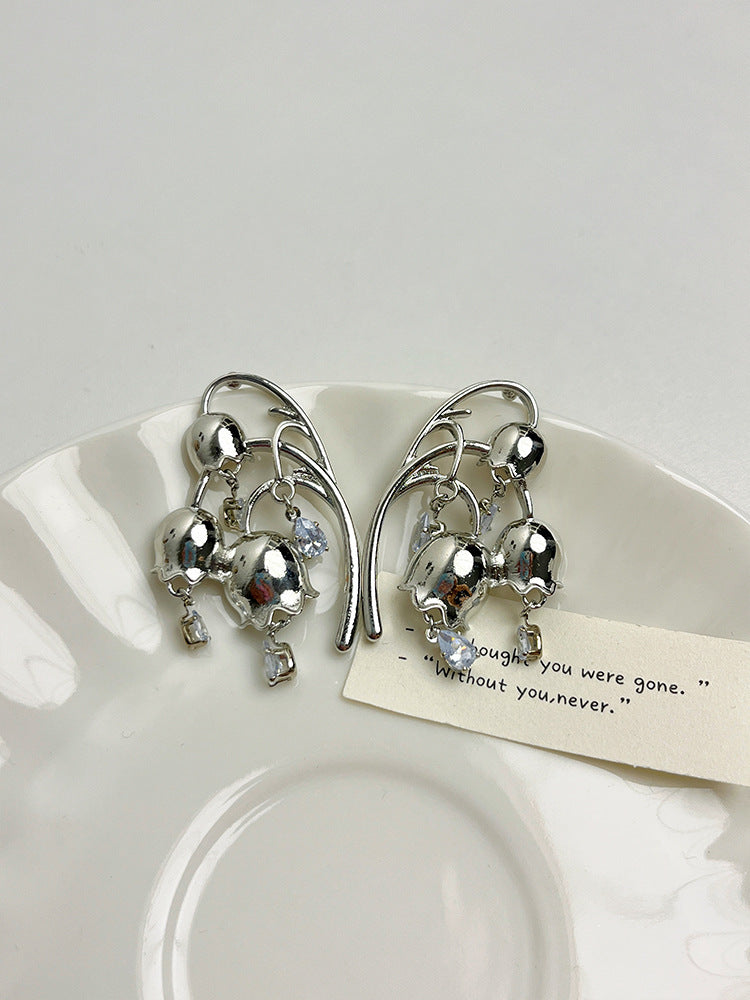 Boucles d'oreilles à tige en argent brossé Lily Zircon