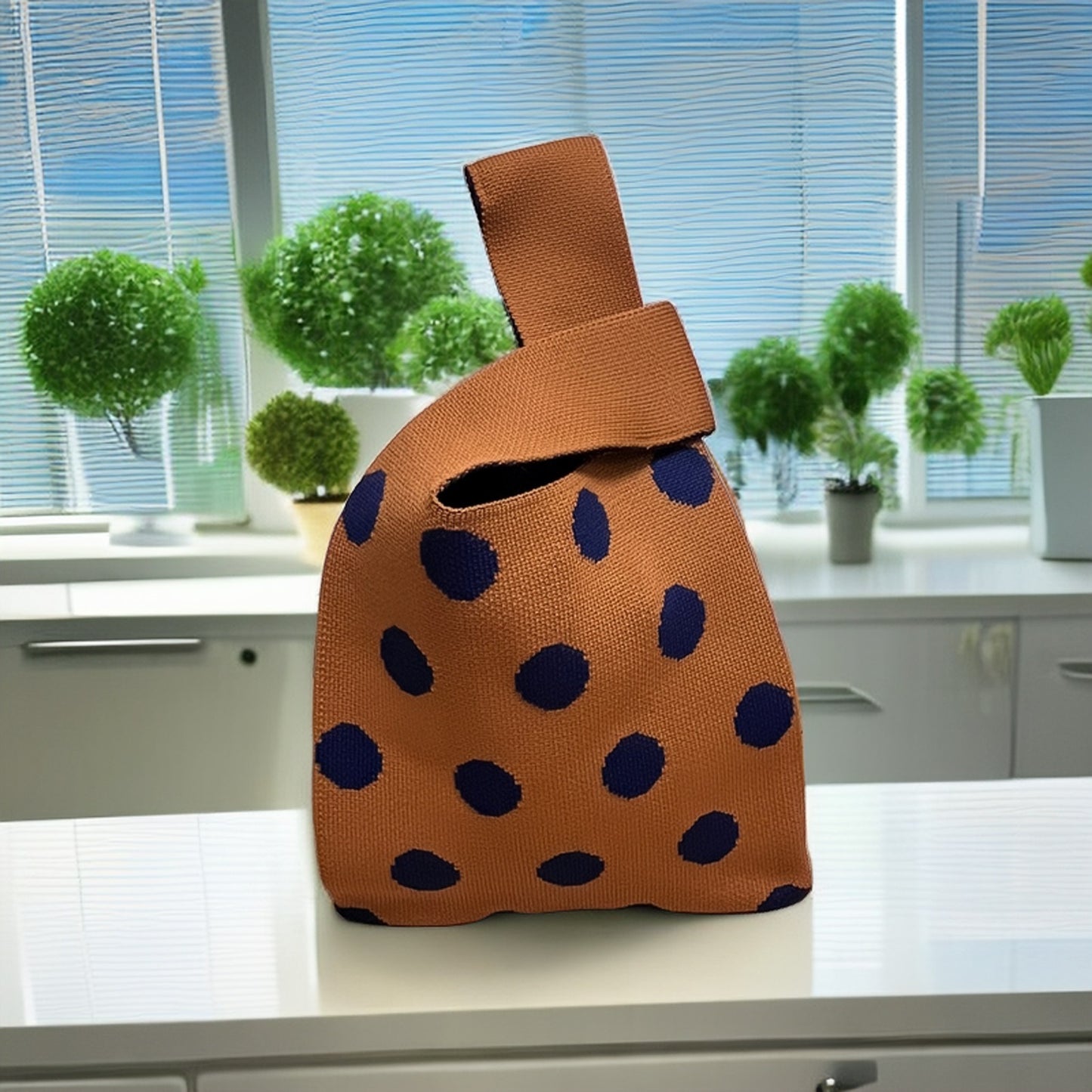 Women's Contrast Color Polka Dot Handbag