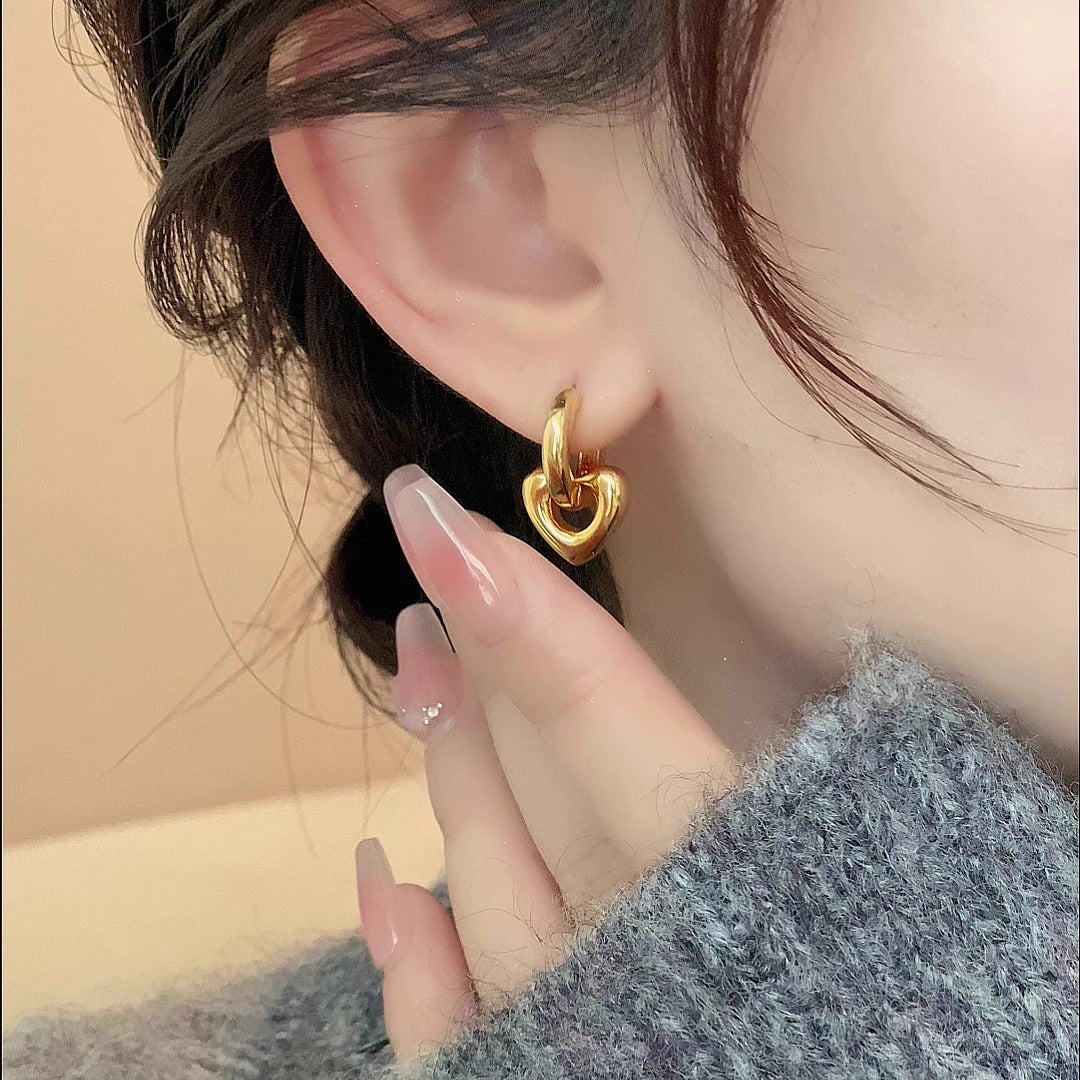 Design Sense Niche Bright Surface Electroplating Love Heart Earrings Female