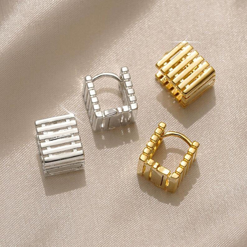 Boucles d'oreilles creuses à géométrie carrée pour femmes, conception d'intérêt particulier