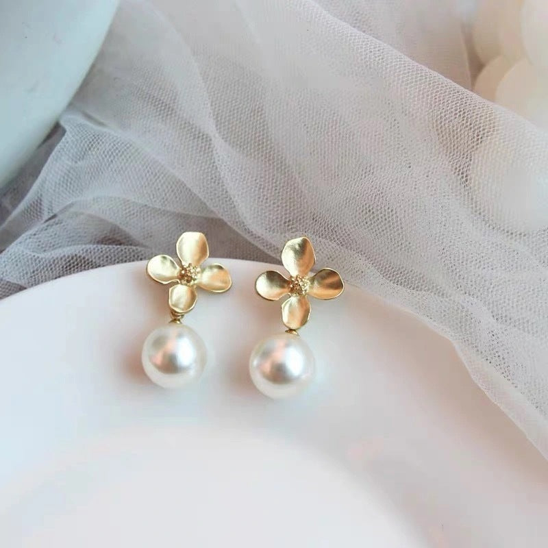Boucles d'oreilles en argent sterling avec perles et fleurs pour femme