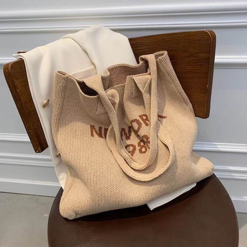Fashion Large Capacity New Hand-carrying Knitted Bag