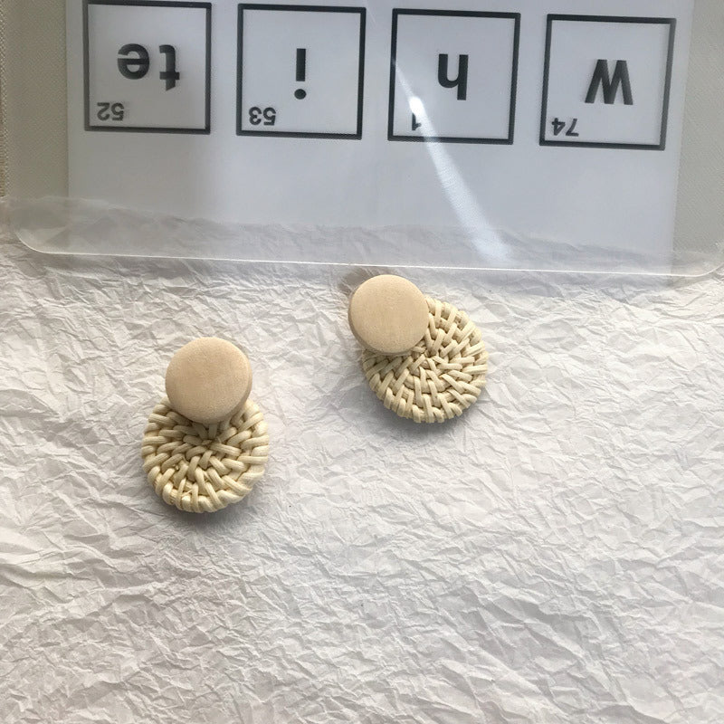 Boucles d'oreilles rondes en rotin à géométrie exagérée vintage de Corée du Sud
