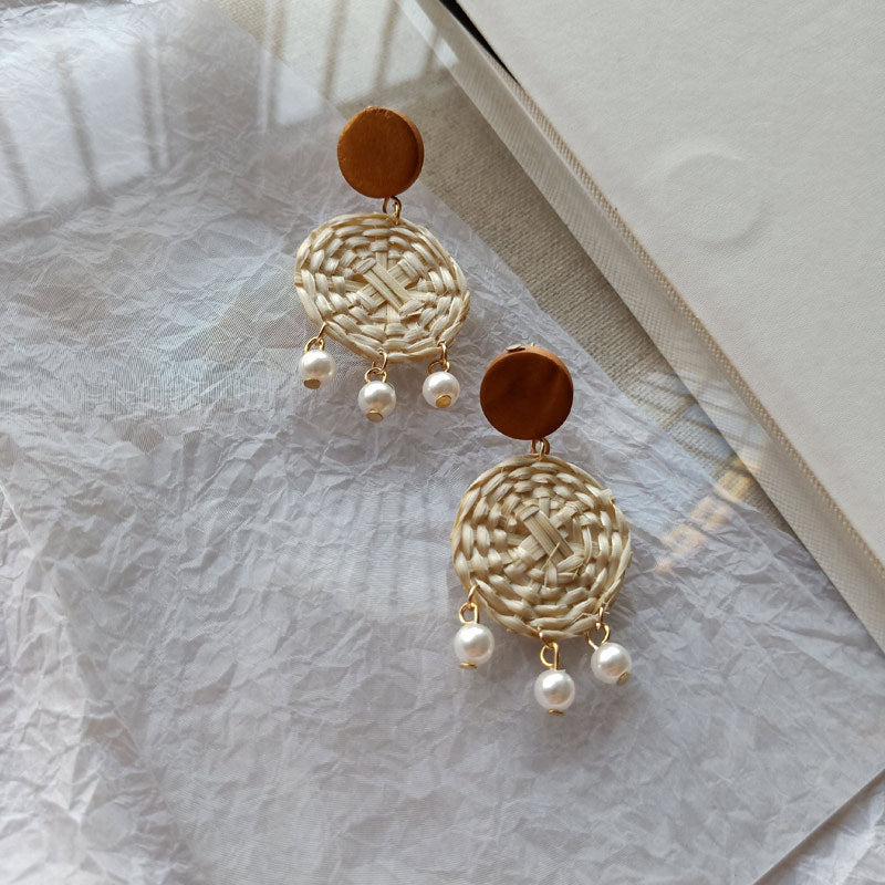 Boucles d'oreilles rondes en rotin à géométrie exagérée vintage de Corée du Sud