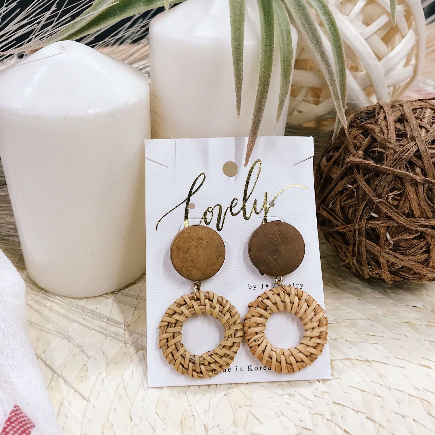 Boucles d'oreilles rondes en rotin à géométrie exagérée vintage de Corée du Sud
