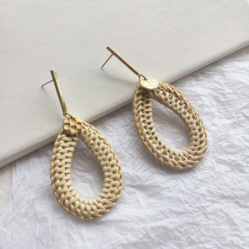 Boucles d'oreilles rondes en rotin à géométrie exagérée vintage de Corée du Sud