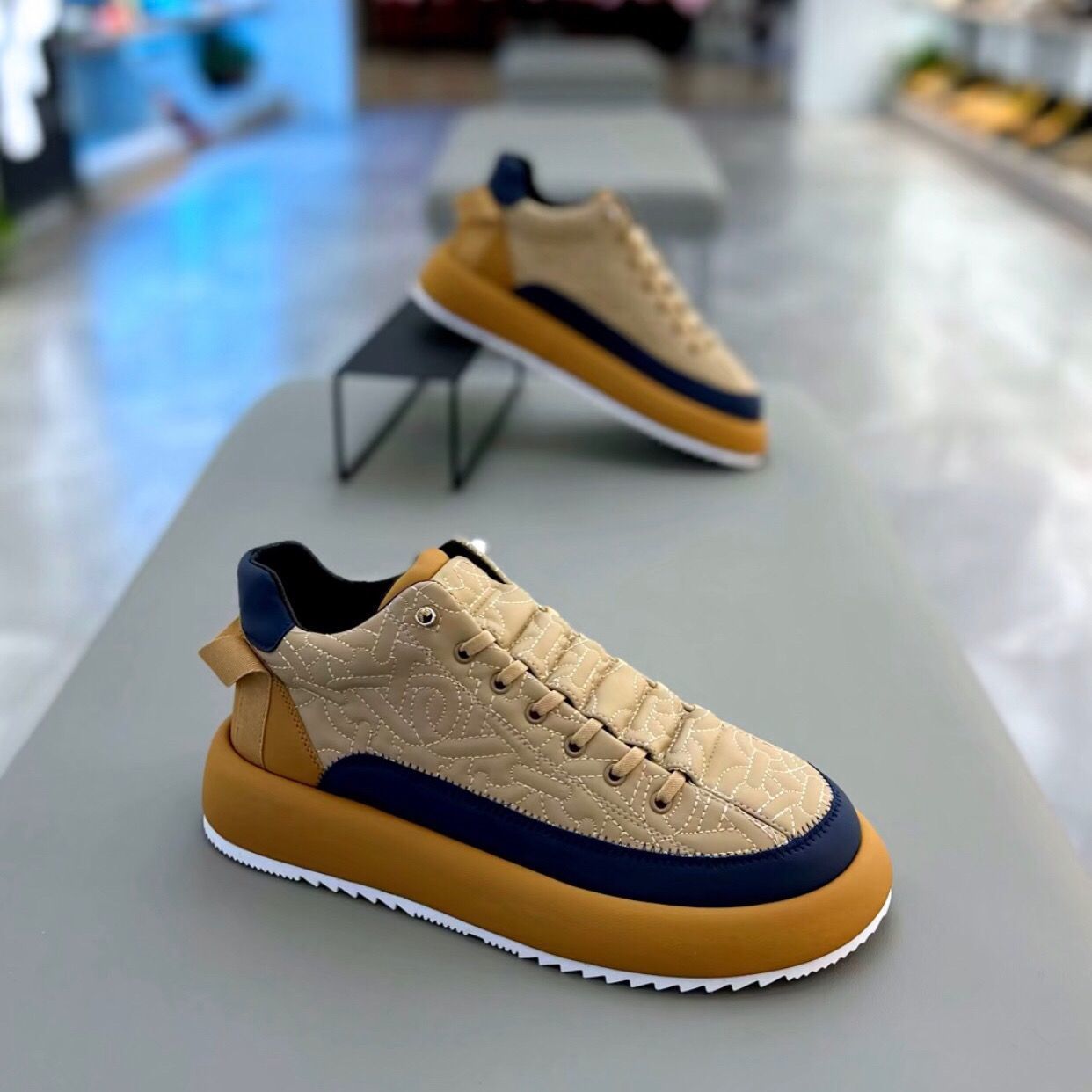 Printemps et automne mode décontracté paresseux couture en relief Slip-on étudiant chaussures décontractées hommes