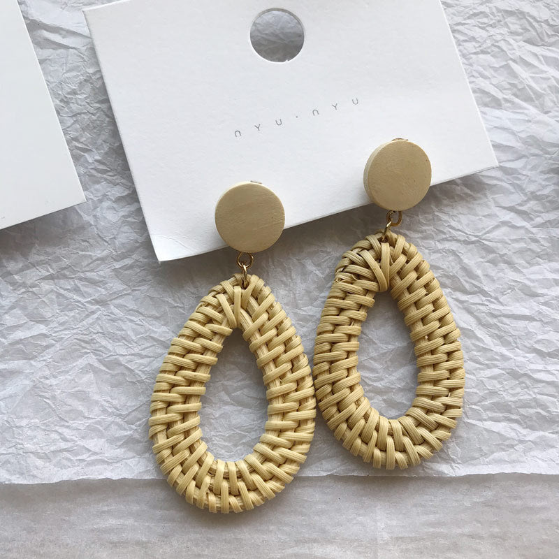 Boucles d'oreilles rondes en rotin à géométrie exagérée vintage de Corée du Sud