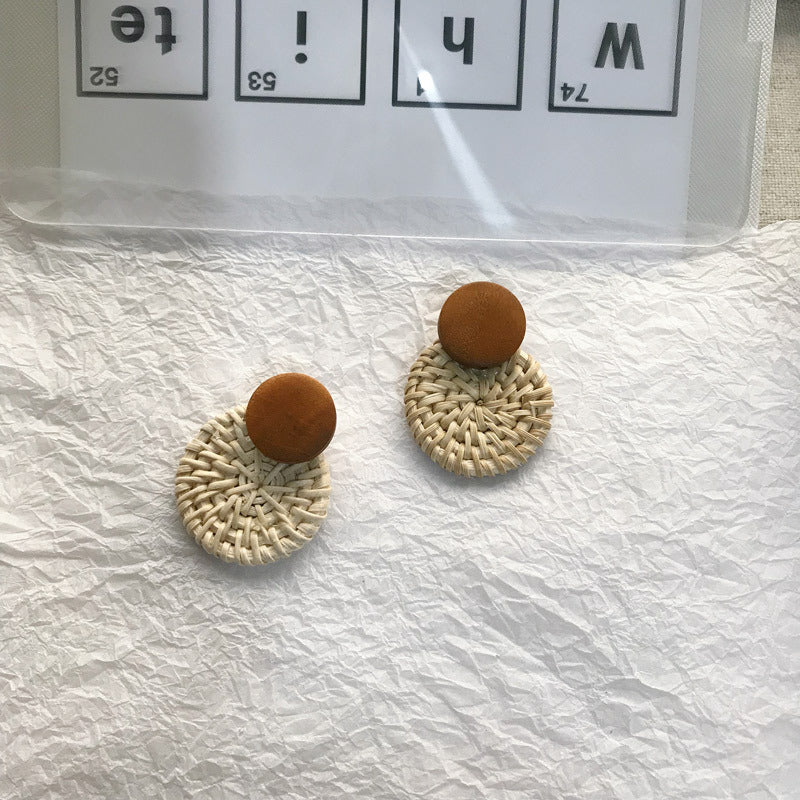 Boucles d'oreilles rondes en rotin à géométrie exagérée vintage de Corée du Sud