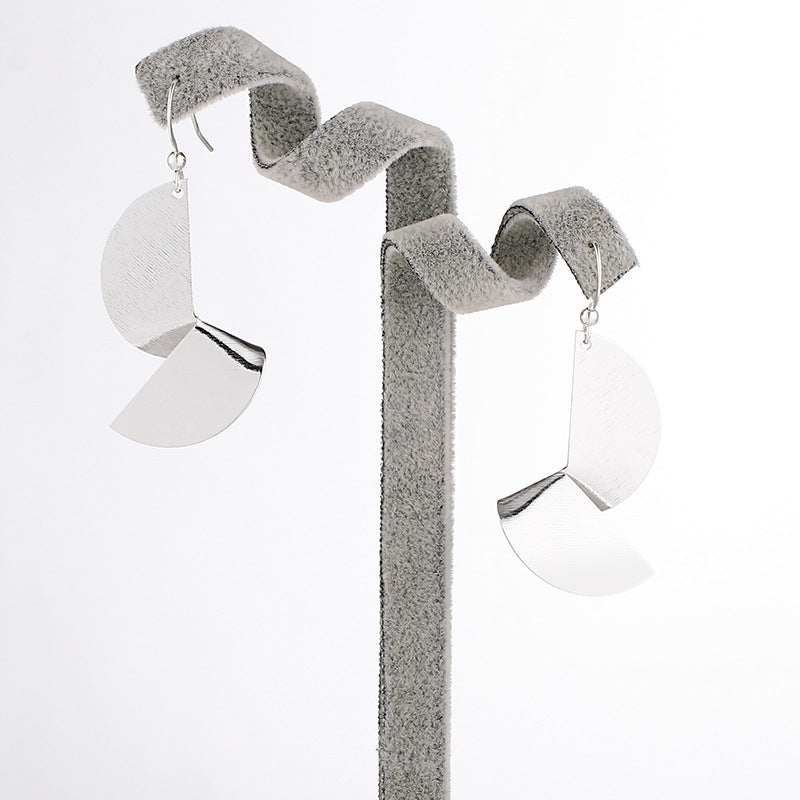 Gotas para los oídos de lentejuelas metálicas geométricas irregulares