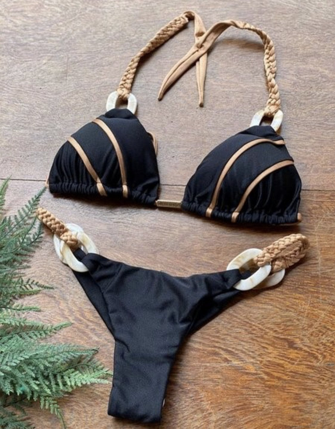 Bikini dur fendu