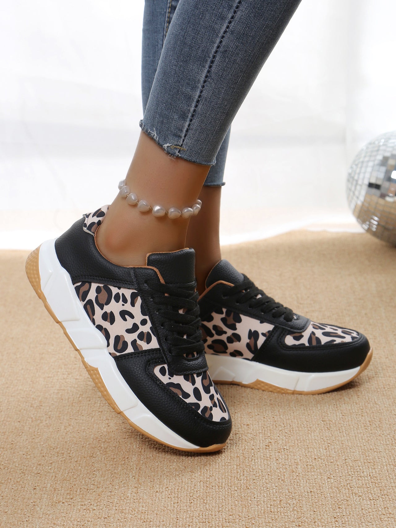 Zapatos deportivos casuales con cordones planos informales con estampado de leopardo