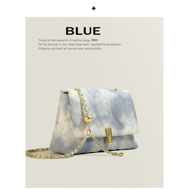 Bolso cuadrado pequeño con bandolera y cadena texturizada