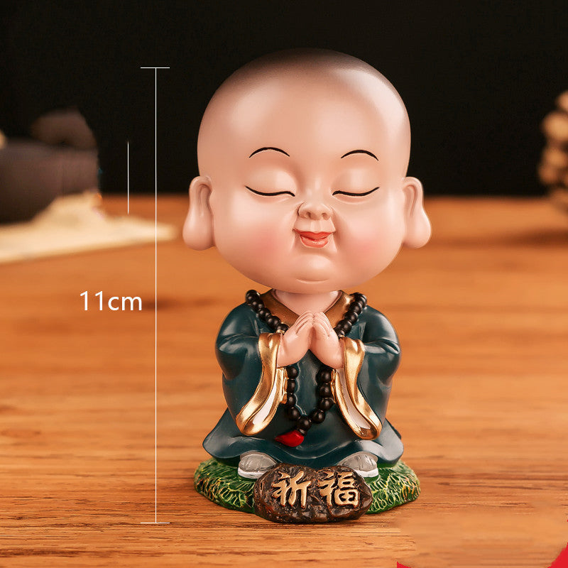 Car car decoration Zen Miao shook her head