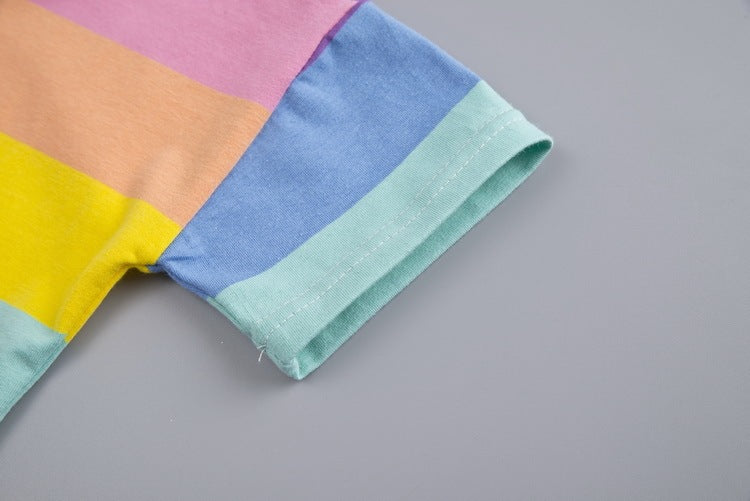 Conjunto de ropa para niños.