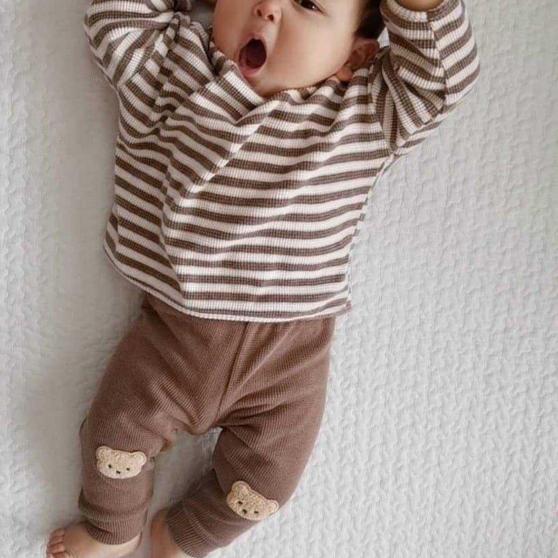 Haut rayé mignon et confortable pour bébés
