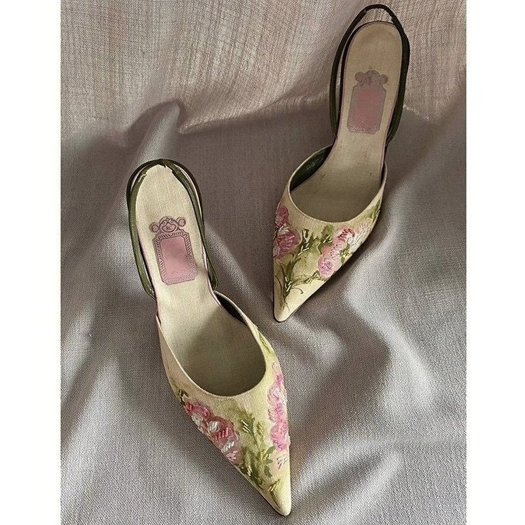Talons hauts brodés pointus vintage