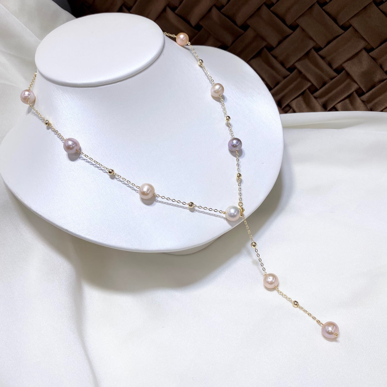 Collier de perles d'eau douce naturelles étoilées