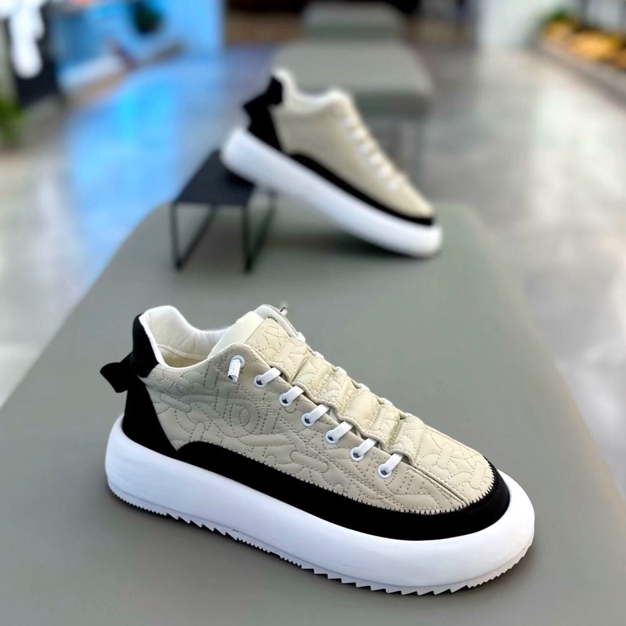 Printemps et automne mode décontracté paresseux couture en relief Slip-on étudiant chaussures décontractées hommes